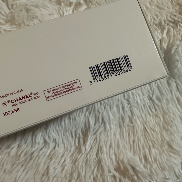 Chanel Holiday 2022 Hydration On-Hand Gift Set - Picture 7 of 13